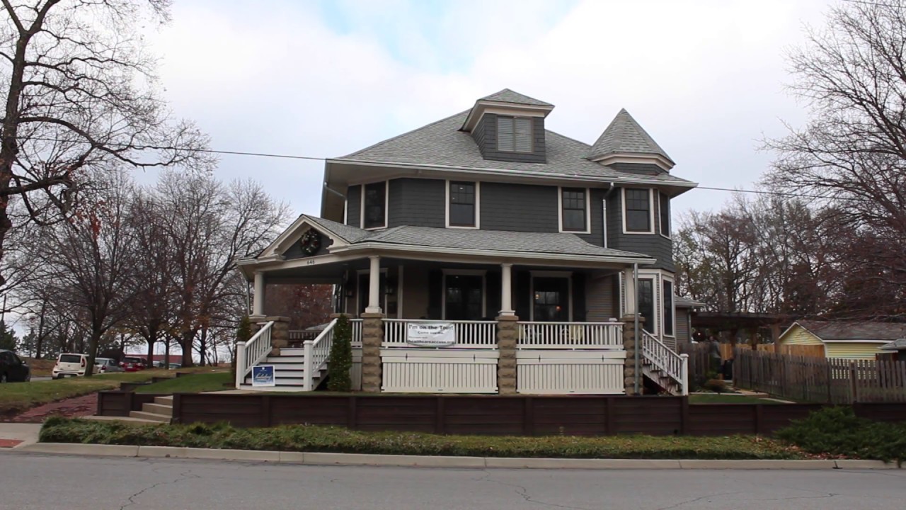 tour of holiday house rhode island