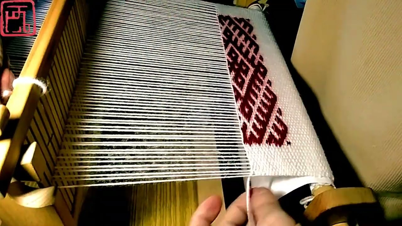 Weaving a Slavic pattern on a table loom