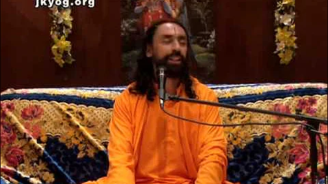 Bhagavad Gita in English [3/17] Chapter 7 - Swami Mukundananda