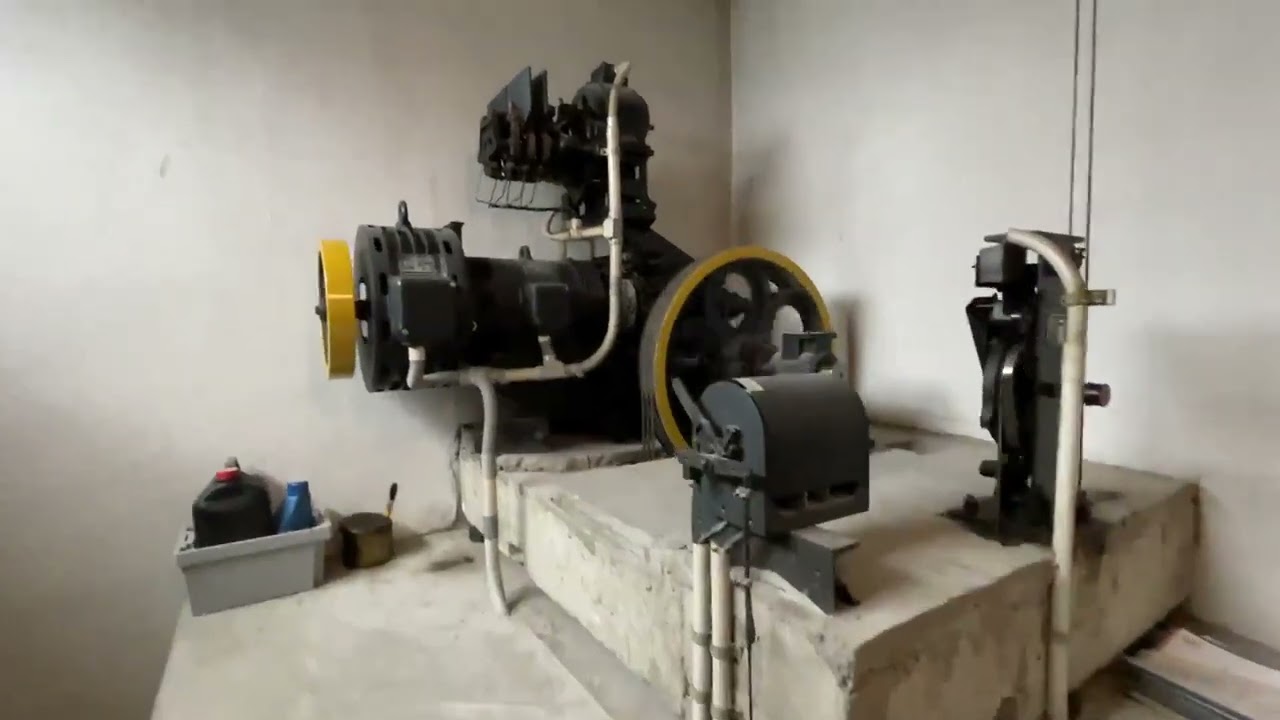 Schöner alter Schindler Aufzug