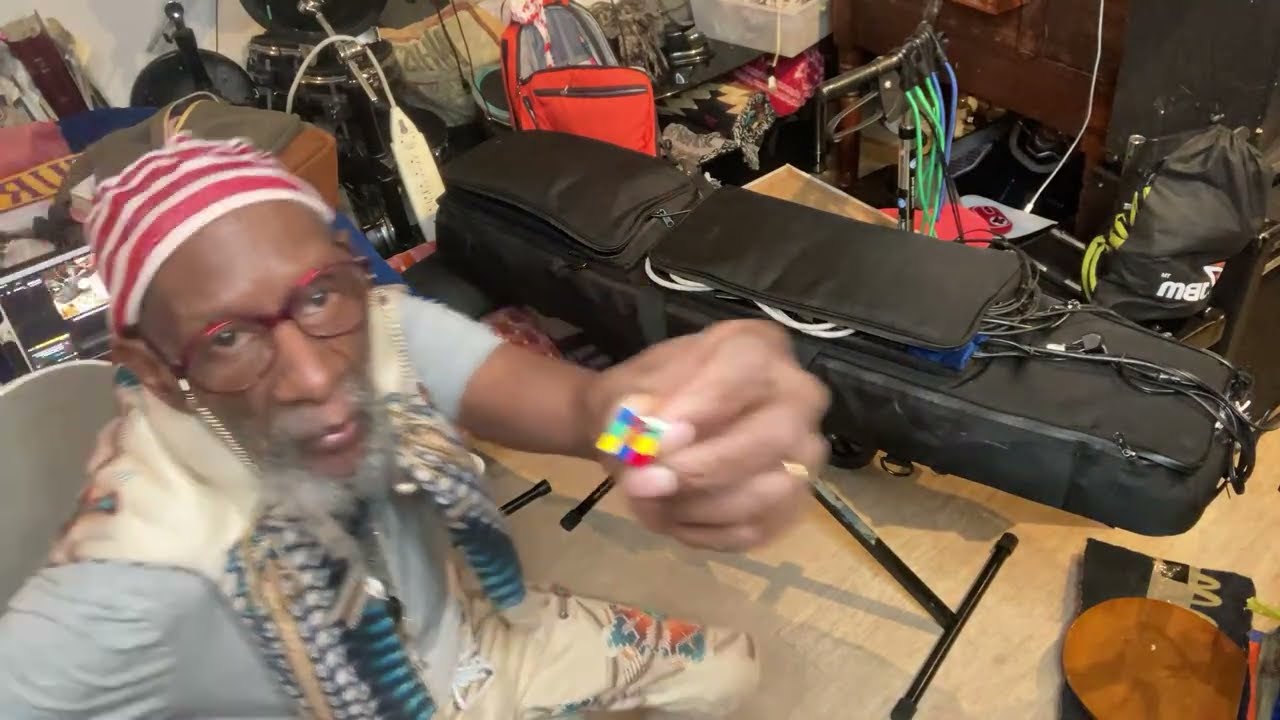 MRPIANO$CARLTONDMOXLEY is live! Street performing 101breaking down keyboard rig, adding a pedal