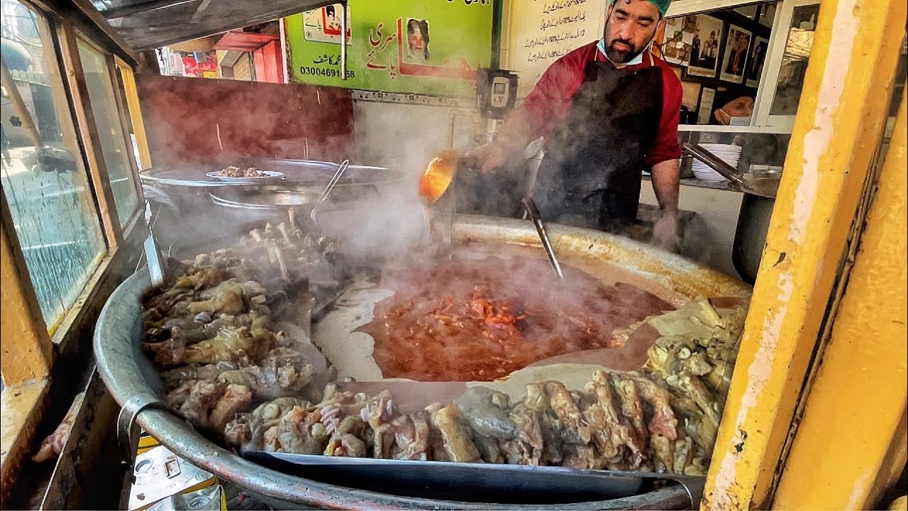 LAHORE FAMOUS NASHTA | Phajja Siri Paye | Sheep Trotters Stew | Asain Street Food