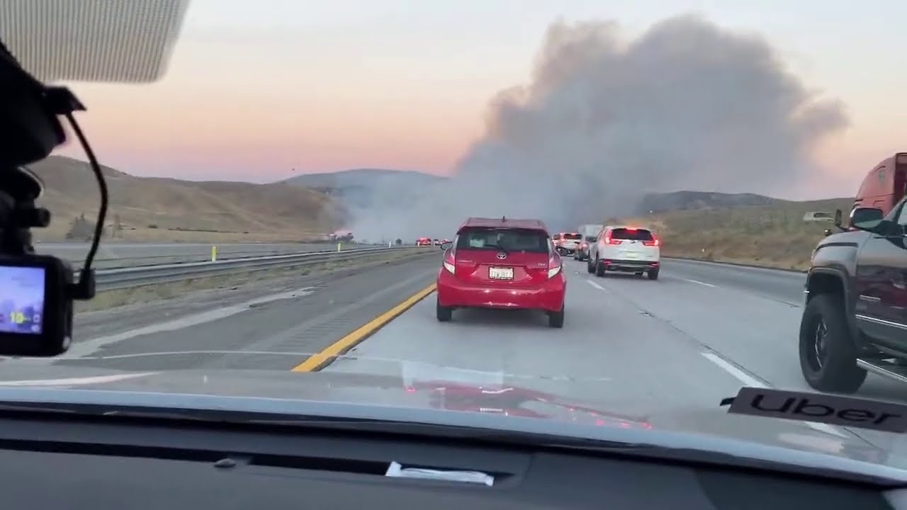 Breaking News! Fire at Castaic Lake! 5 Freeway is closed - YouTube