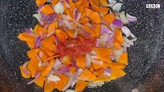 Maryam Auwal ta hada mana chicken pot pie screenshot 3