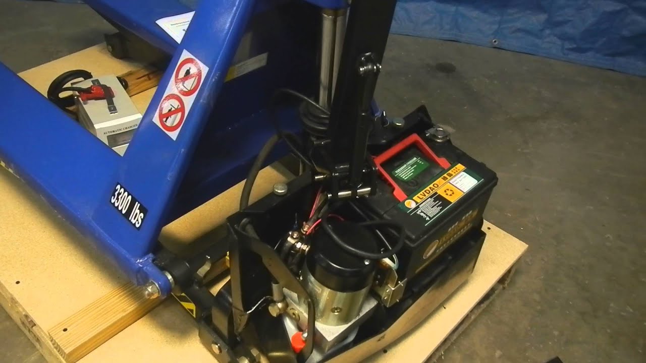 Worksmart 3300 Lb  Electric Pallet Lift 174