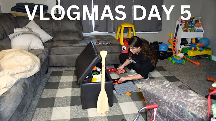 VLOGMAS DAY 5 | Clean with me | New vacuum