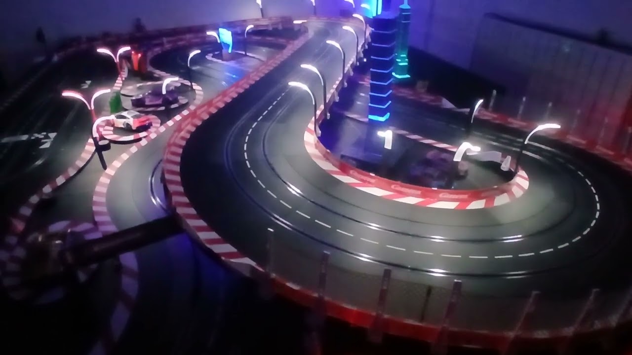 Carrera Digital 124 Nachtrennen Training Slotcar 