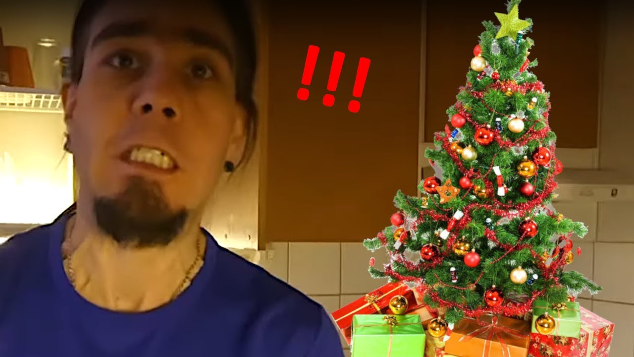 Niilo22 ja Hermoille Käyvä Joulukuusen Purkaminen