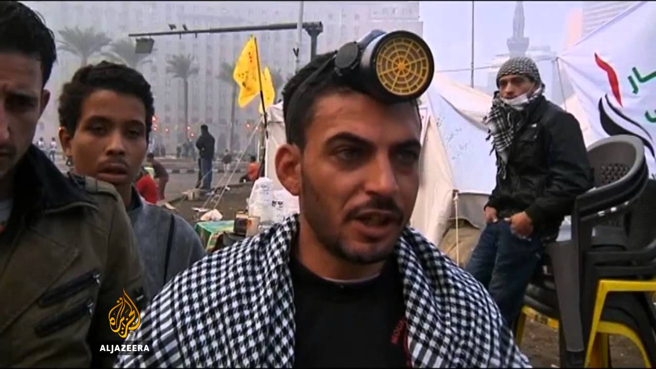 اشتباكات بين المتظاهرين والشرطة في ميدان التحرير - الجزيرة البلقان