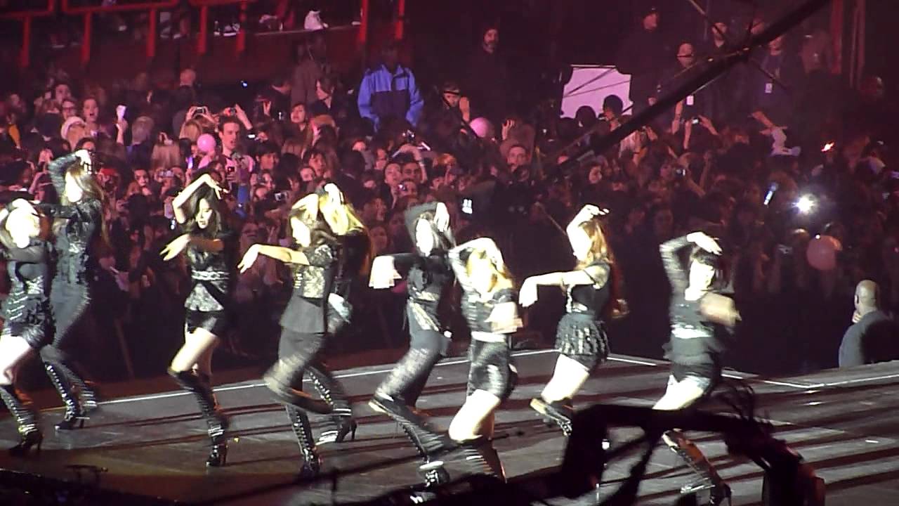 SNSD - The Boys (Music Bank in Paris)