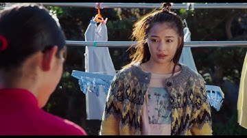 榊さん（広瀬すず）VS高校生・楓（當真あみ）物干し場のキャットファイト、映画『水は海に向かって流れる』本編映像【2023年6月9日公開】