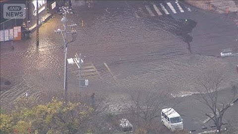 老朽化取り換え作業中に…水道管破損で交差点が冠水　神奈川・横須賀【報道ステーション】(2025年12月1日)