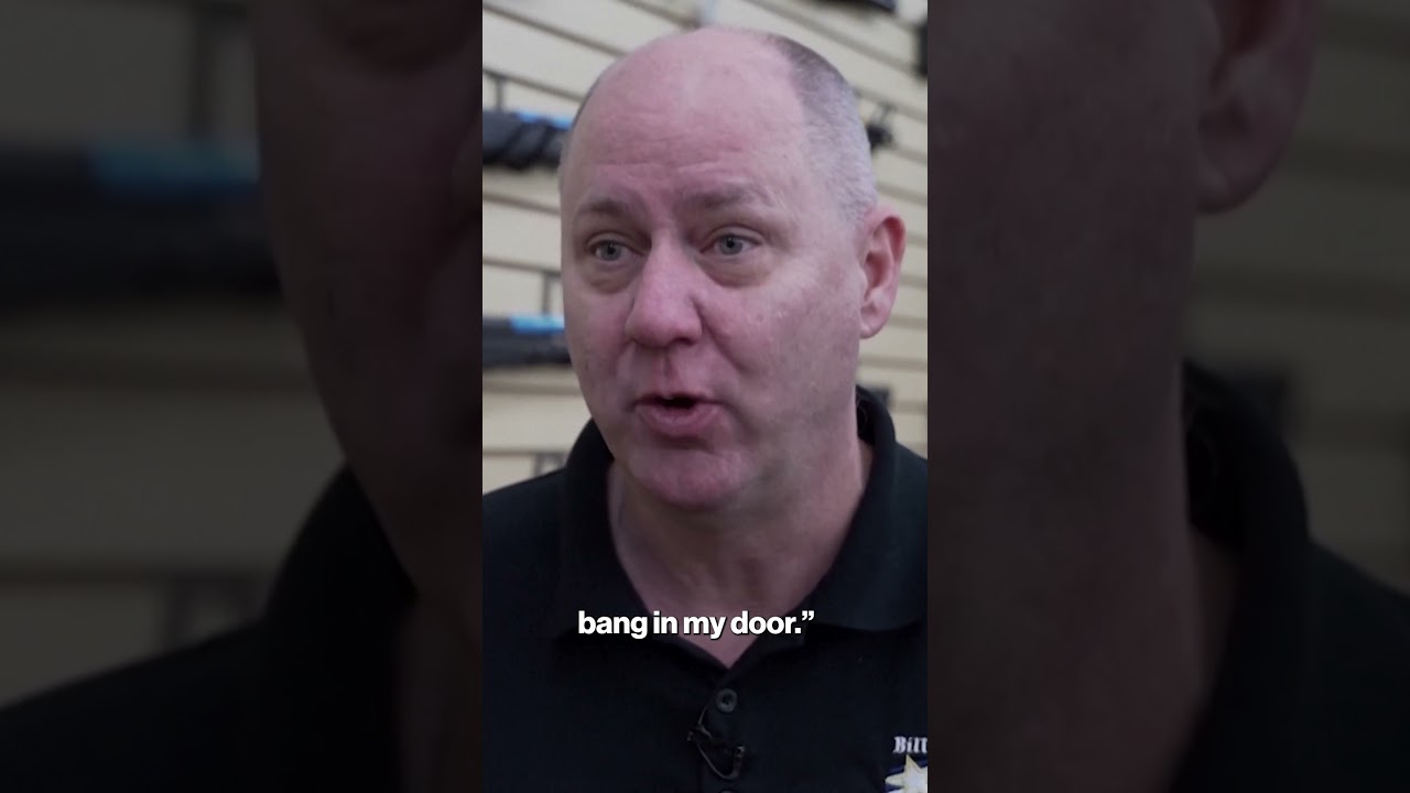 Владелец оружейного магазина в Миннесоте отмечает рост продаж на фоне «беззакония», окружающего о...