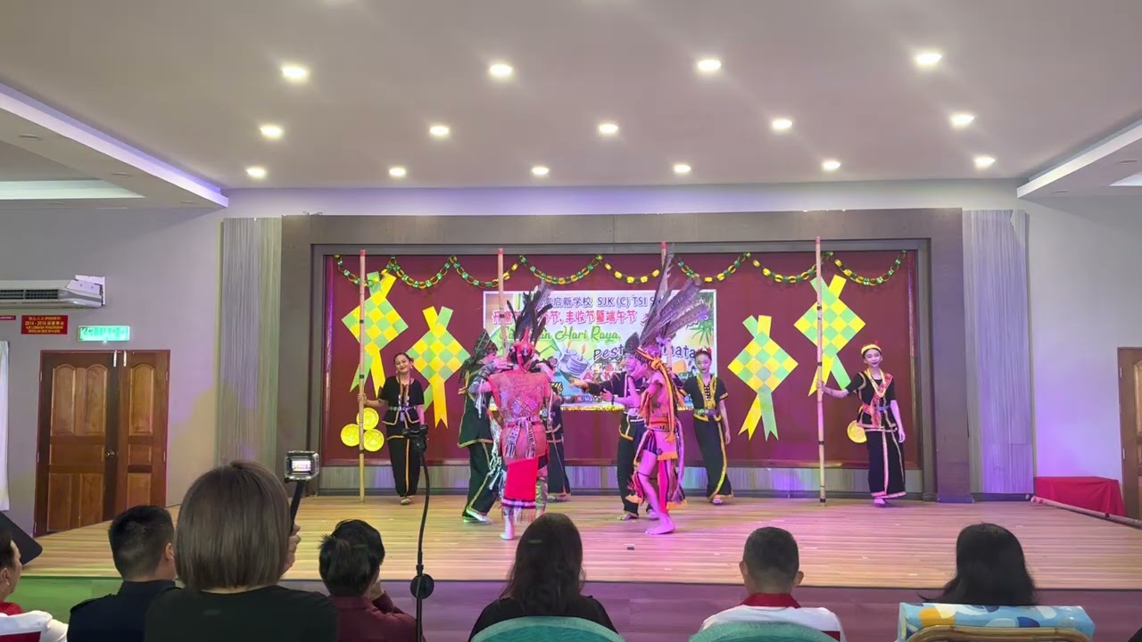 Tarian Borneo SJKC Tsi Sin Tenom