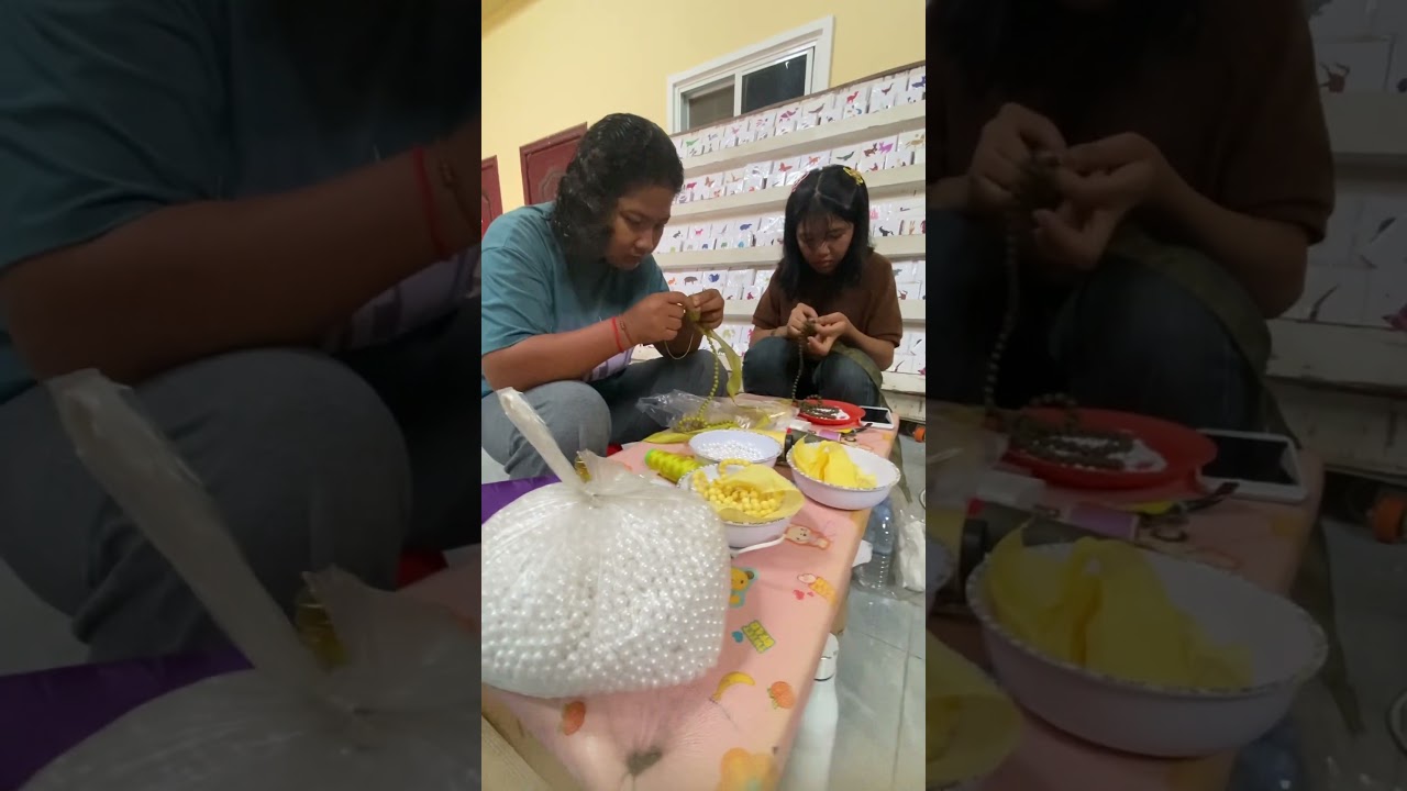 CHA members who were recruited from rural area learned how to make necklaces