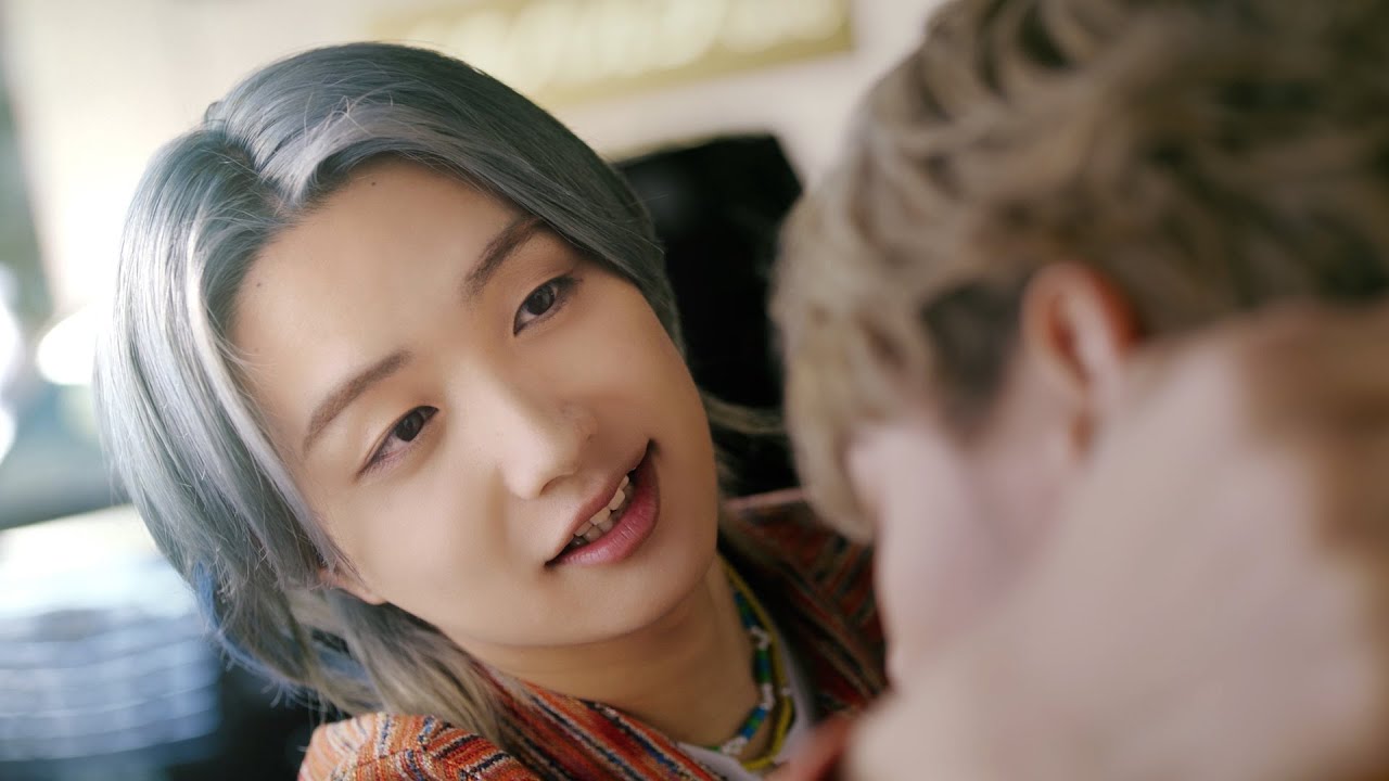 BE:FIRST・JUNON、LEOの髪についたカヌレをとろうと急接近！？　UHA味覚糖「カヌレット」新CM