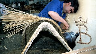 Cowboy saddle or saddle. Handmade elaboration with straw, leather and wool | Documentary film