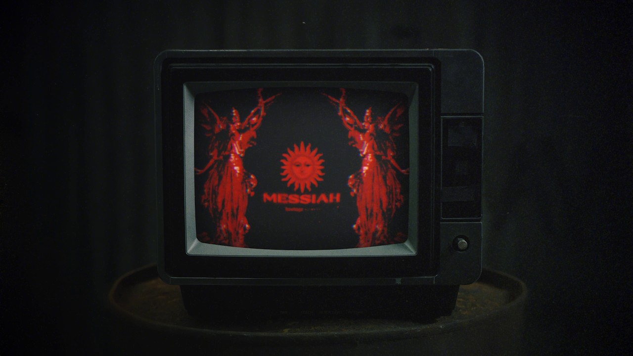 Guarda HOSTAGE - messiah (LYRIC VIDEO) su YouTube Guarda HOSTAGE - messiah (LYRIC VIDEO) su YouTube