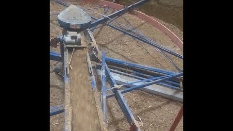 30 FOOT DIAMETER SILO vs SPIROMAX UNLOADER