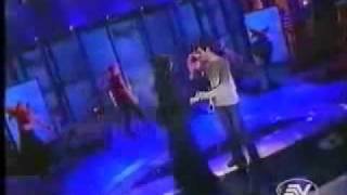 Nuria Fergò y Joan Tena "Envidia" Gala Generaciòn OT (23/02/2003)