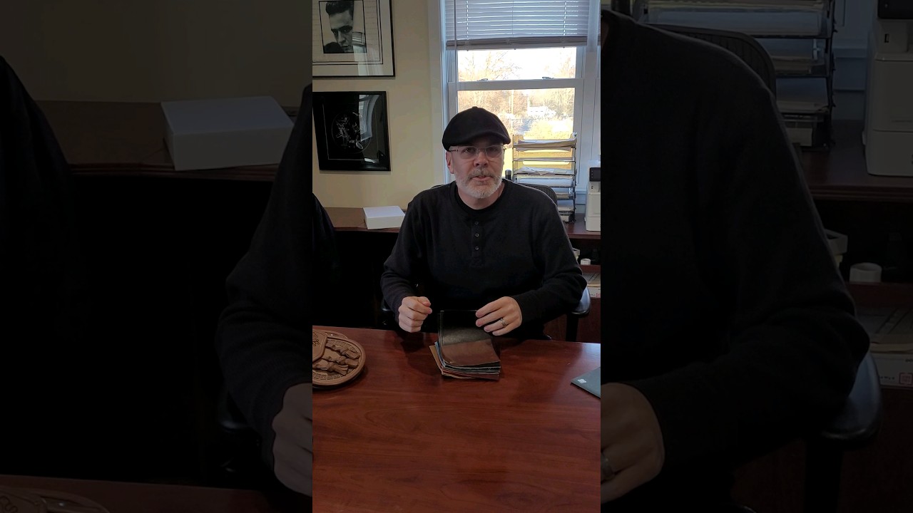 Мы снова попросили персонал прислать нам несколько тартанов с красивыми праздничными цветами! 