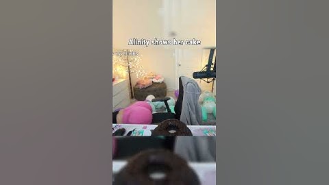 Alinity shows her cake #shorts #twitch #twitchstreamer #twitchclips #egirl #subscribe