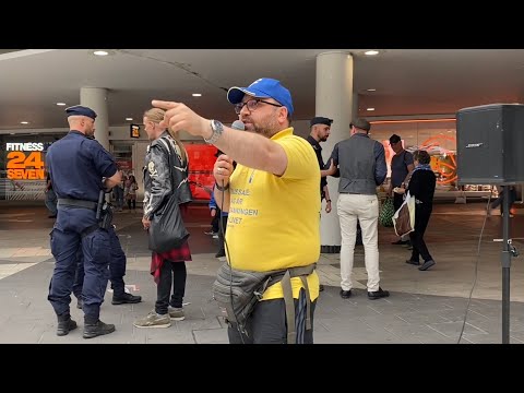 Herrens namn är JESUS. Sergels torg plattan/Åhléns City Stockholm 2022-07-22