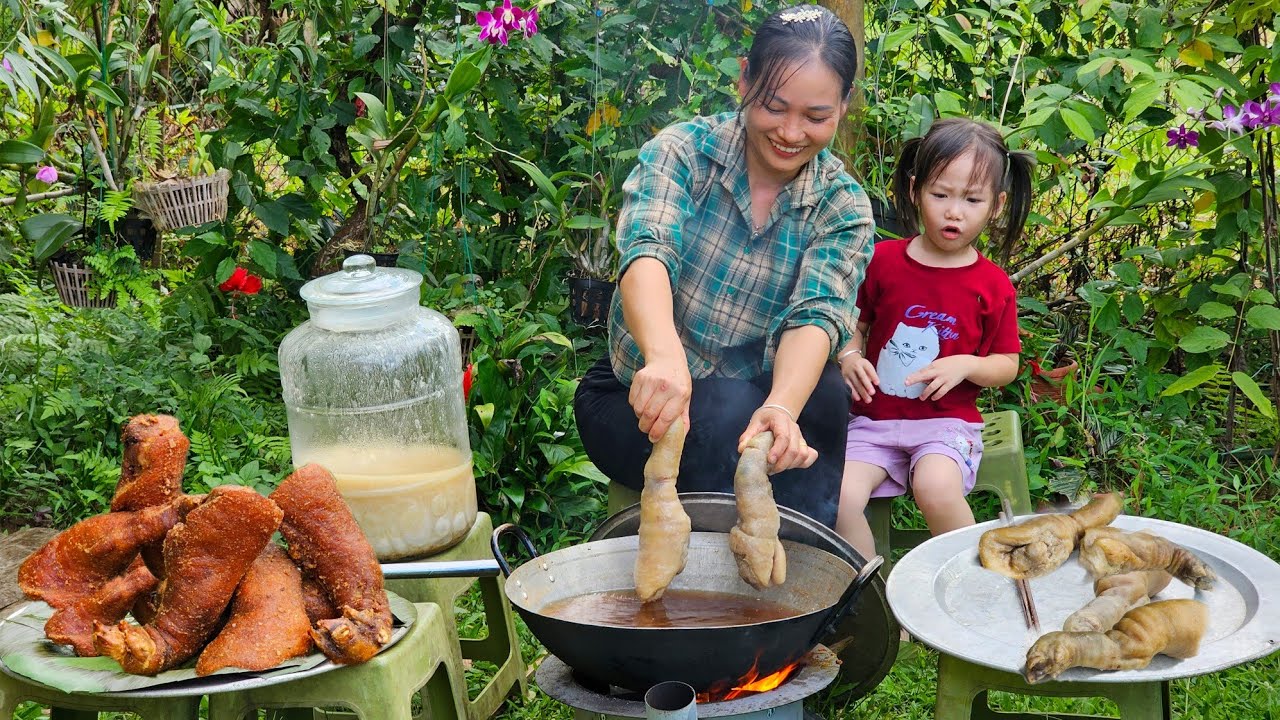 Crispy Boneless Pork Leg Recipe | Selling at Market & Dinner With My Daughter | Ly Phuc An