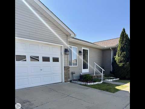 251 Huron Ln, Marine City, MI home video tour