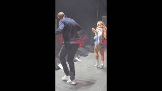 Former NBA Star Grant Hill Joins Wife Tamia On Stage For A Little 2 Step! 🕺🏾 Profile
