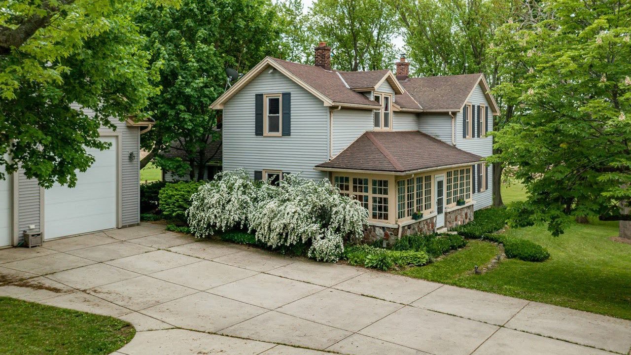 Farm House On 10 Acres For Sale In Hartland, WI YouTube