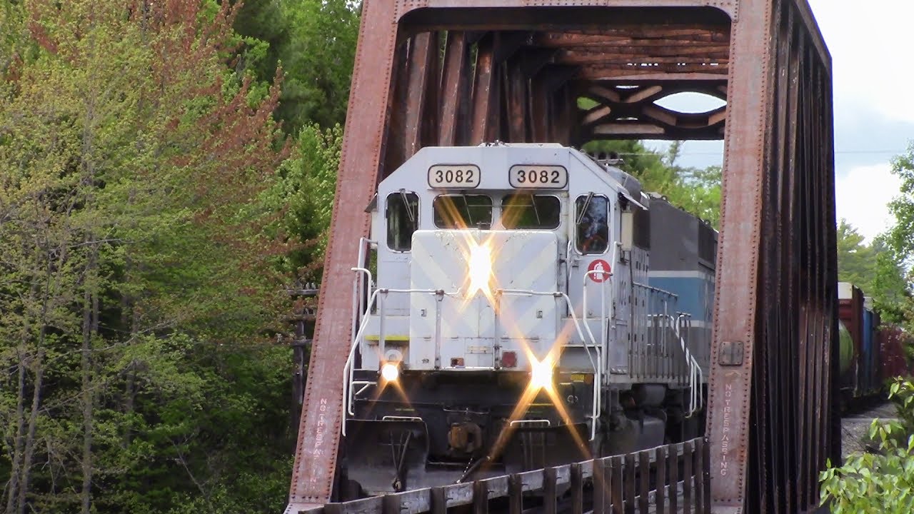 CITX 3082 leads Job 2 East on Moosehead Sub 6/3/17 - YouTube