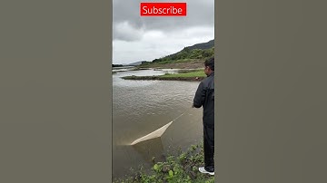 how to throw fishing net in the river. new short#viral #trainding #fishing #fish #sea