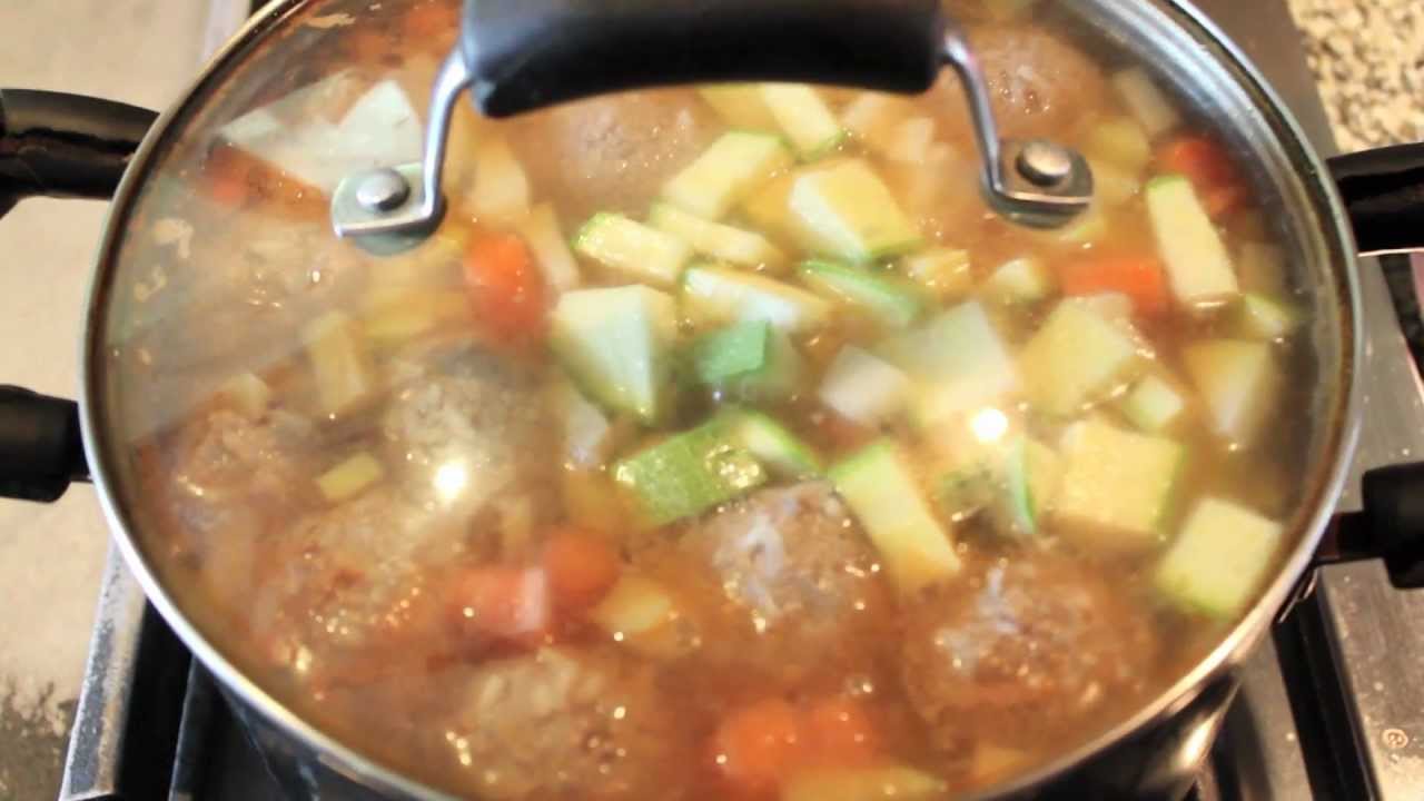 Caldo de albondigas light! (recta fácil y rápida)