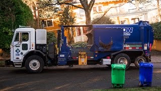 Peterbilt 320 - Labrie Expert 2000 Garbage Truck