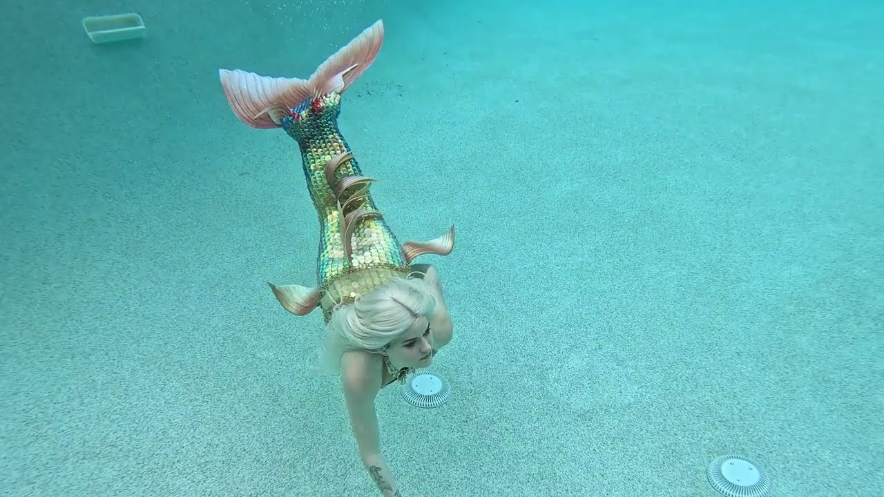 Mermaid Luccichio - Kariel & Finfolk Productions Glimmer Mythic Tail - Relaxing Swimming Video