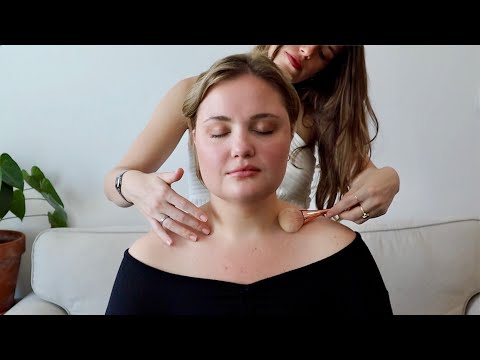 ASMR | Face, neck, & collarbone gentle touching with my best friend Tanzy 🌹(whisper)