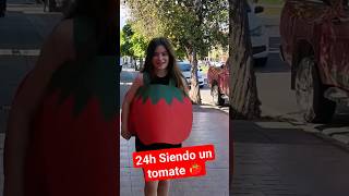 Salgo a la calle vestida de tomate