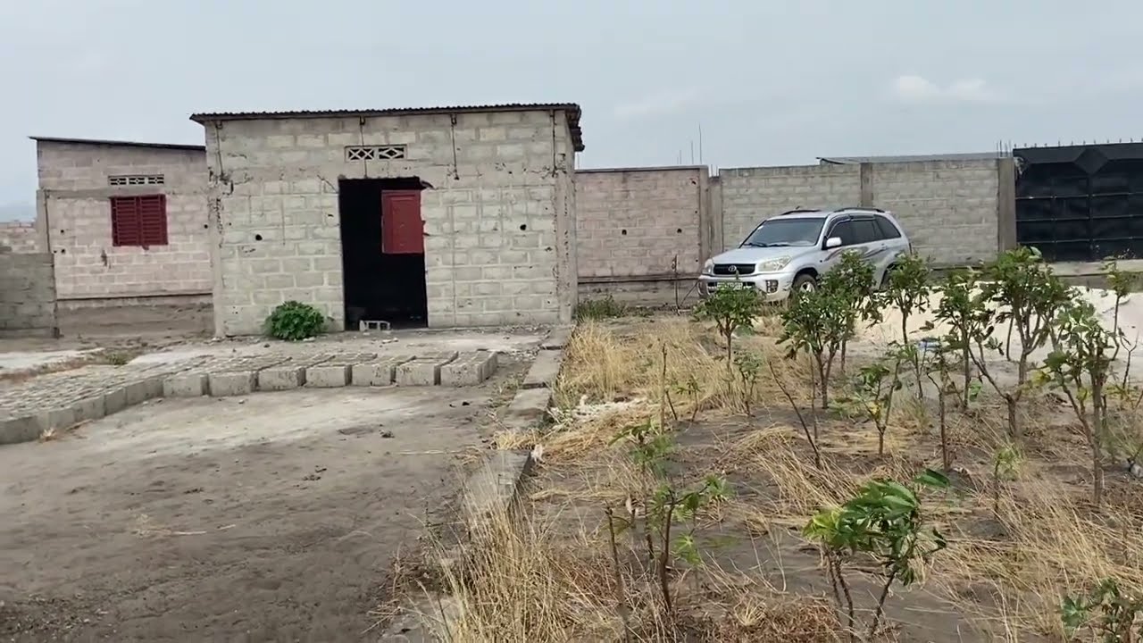 2/10/2025 ACHETÉ CETTE PARCELLE À BINGI BINGI 18/20m  17000$ À DISCUTER +243901913341