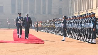 See what happened to President Ruto in India as he arrived at the Bhavan Presidential Palace!!