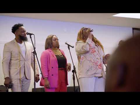 BISHOP LEONARD SCOTT - NO NEVER ALONE (feat. Ruth La'Ontra) [Live]
