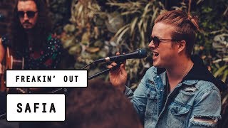 Video thumbnail of "Safia - Freakin' Out (Pile TV Live Sessions)"