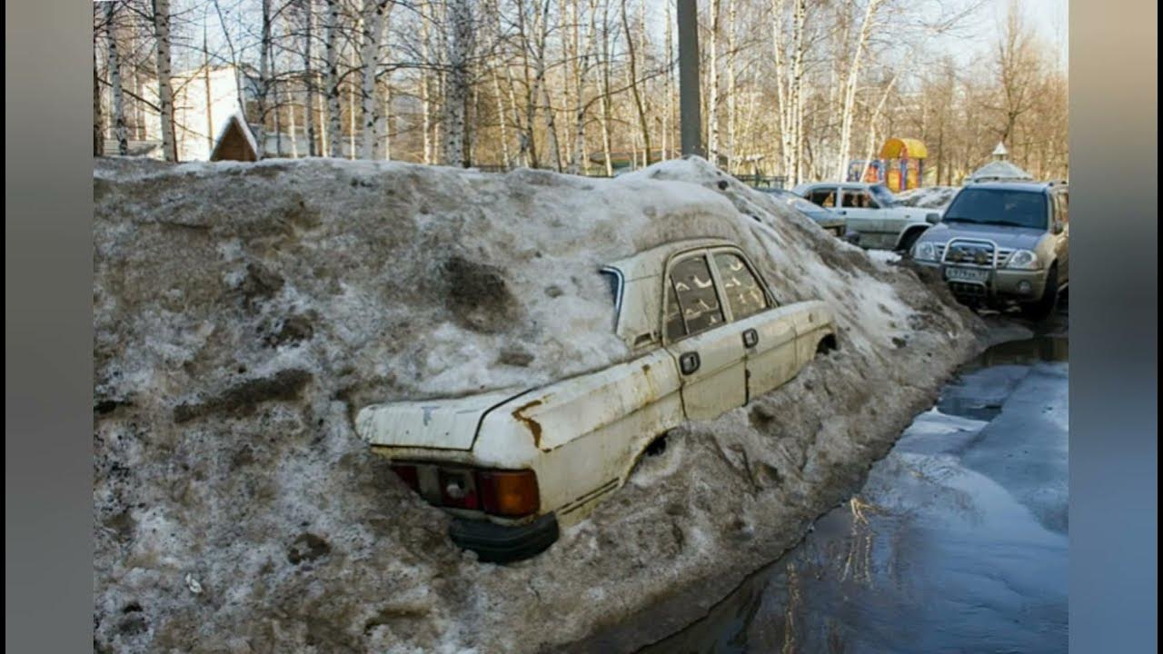 Заброшенная машина зим