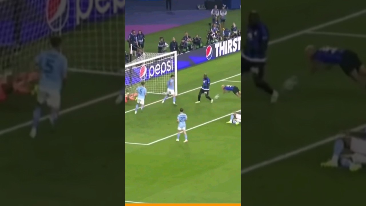 unlucky😆lukaku play as mancestercity defend 