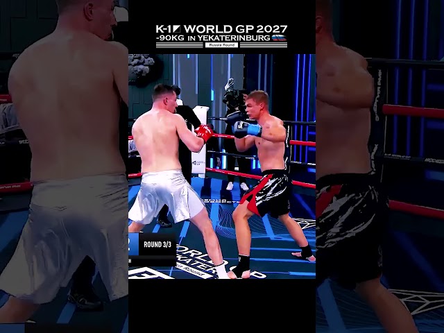 A spinning back fist knockdown seals a spot in the finals! ????????⚡️