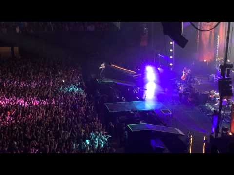 Macklemore & Ryan Lewis freestyle song at Bill Graham in SF 12/7/13