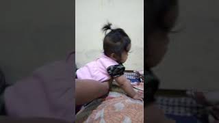 Adik Usil Gangguin Kakak Tidur