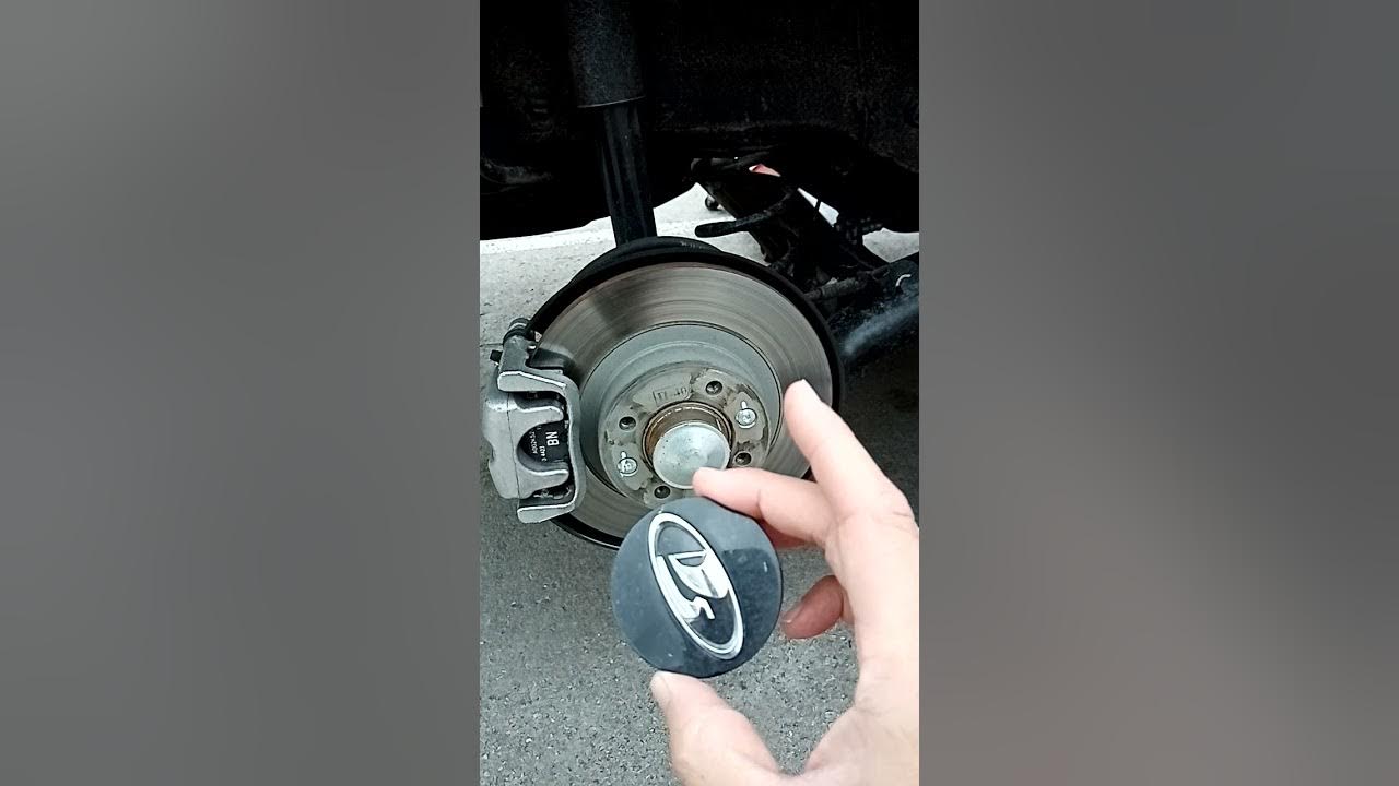 Скрип задних колодок лада. Lada vesta 2020 cross задние колодки. Вой задних колодок веста кросс св. Скрип при заднем ходе. Скрип при заднем ходе.