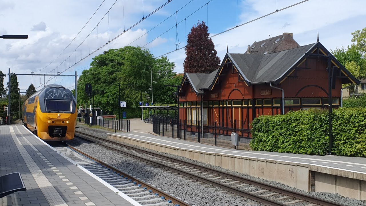 NS Intercity's en Arriva treinen over de Heuvellandlijn 4 mei 2024