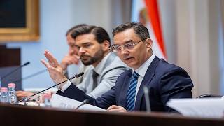 Ezrt Tartjk Htkznapokon Munkaidben A Debreceni Kzmeghallgatsokatttermek Bezrsa Szepes